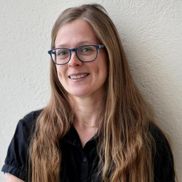 Dr. Annika Straube